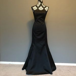 Classic elegant black formal gown strapless opt